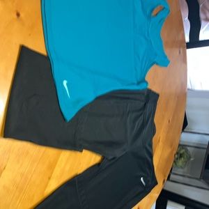 Nike Bundle size Large teal Nike tank and black large (s) pants